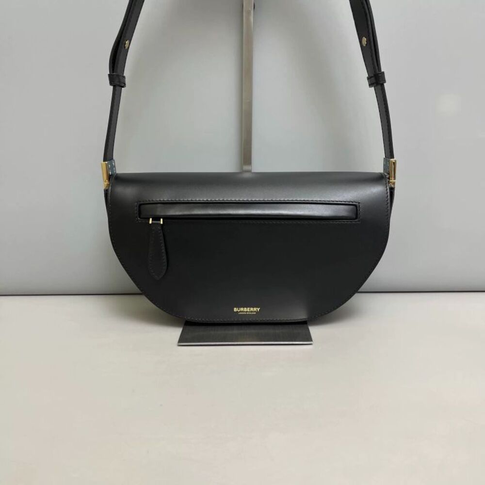 Burberry Women Pre-Loved Bag Very Good Condition